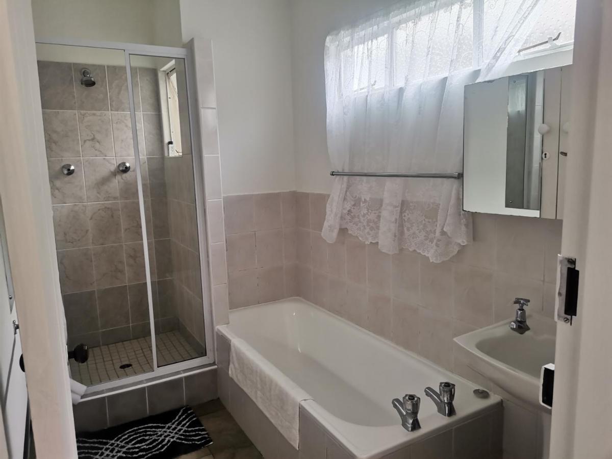 Sani Window B&B And Self Catering Underberg Esterno foto